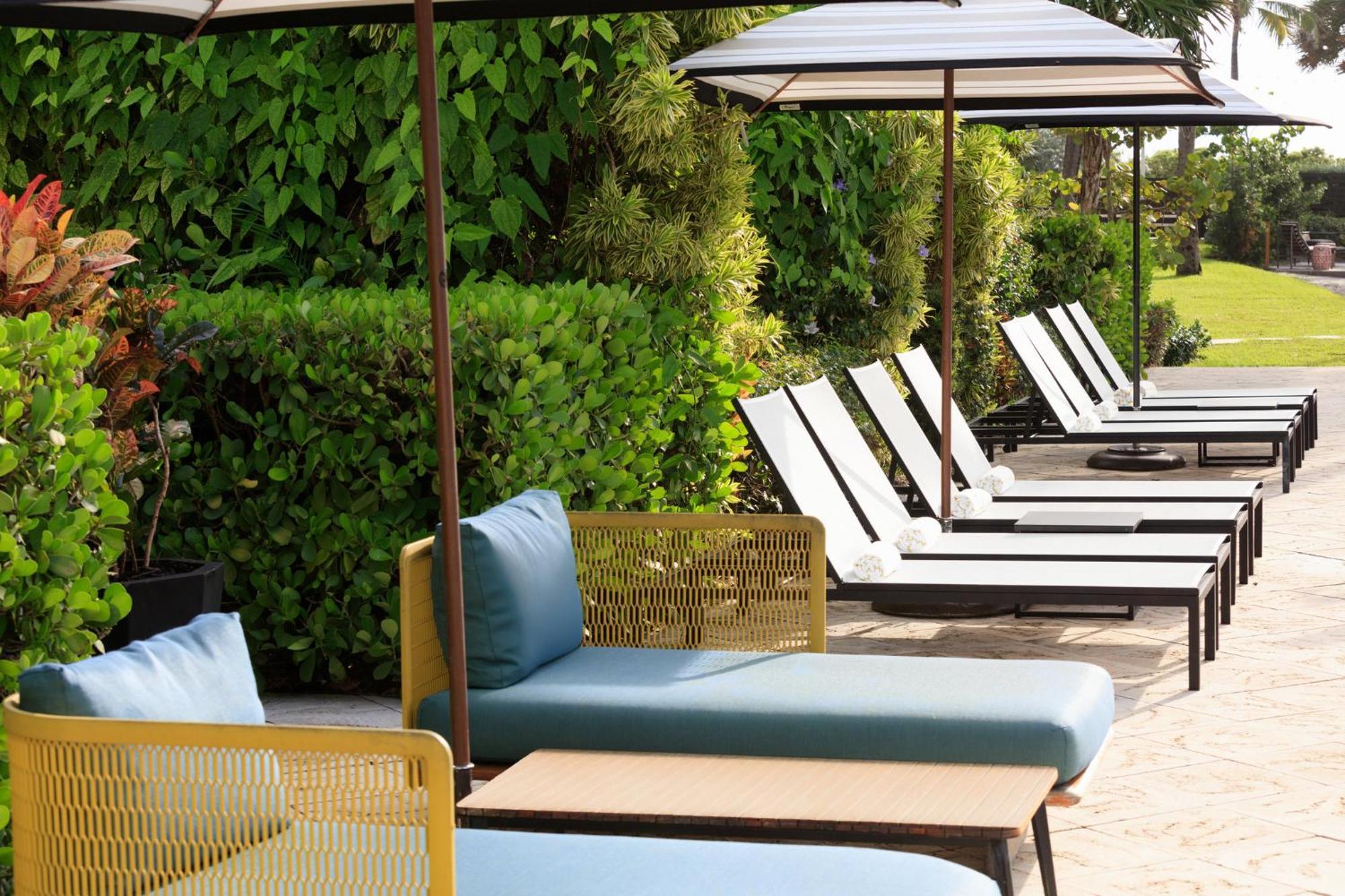 Kimpton Surfcomber Hotel By Ihg Miami Beach Exteriör bild